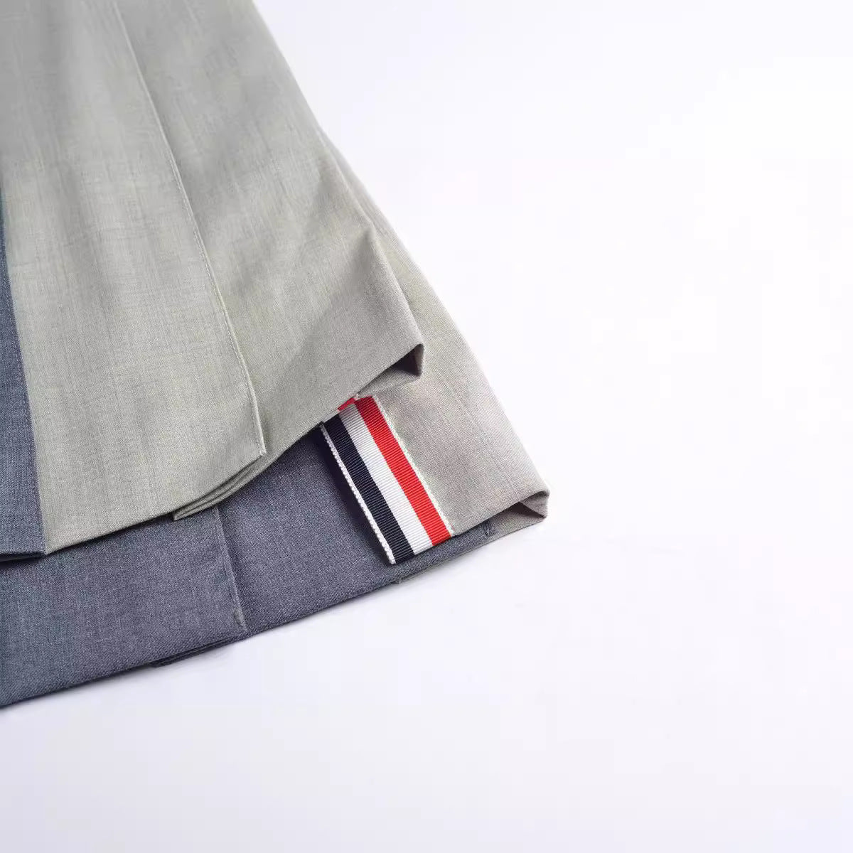 Women three-color pleated skirt