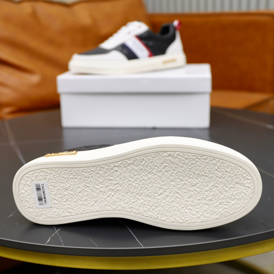 Cowhide Casual Shoe